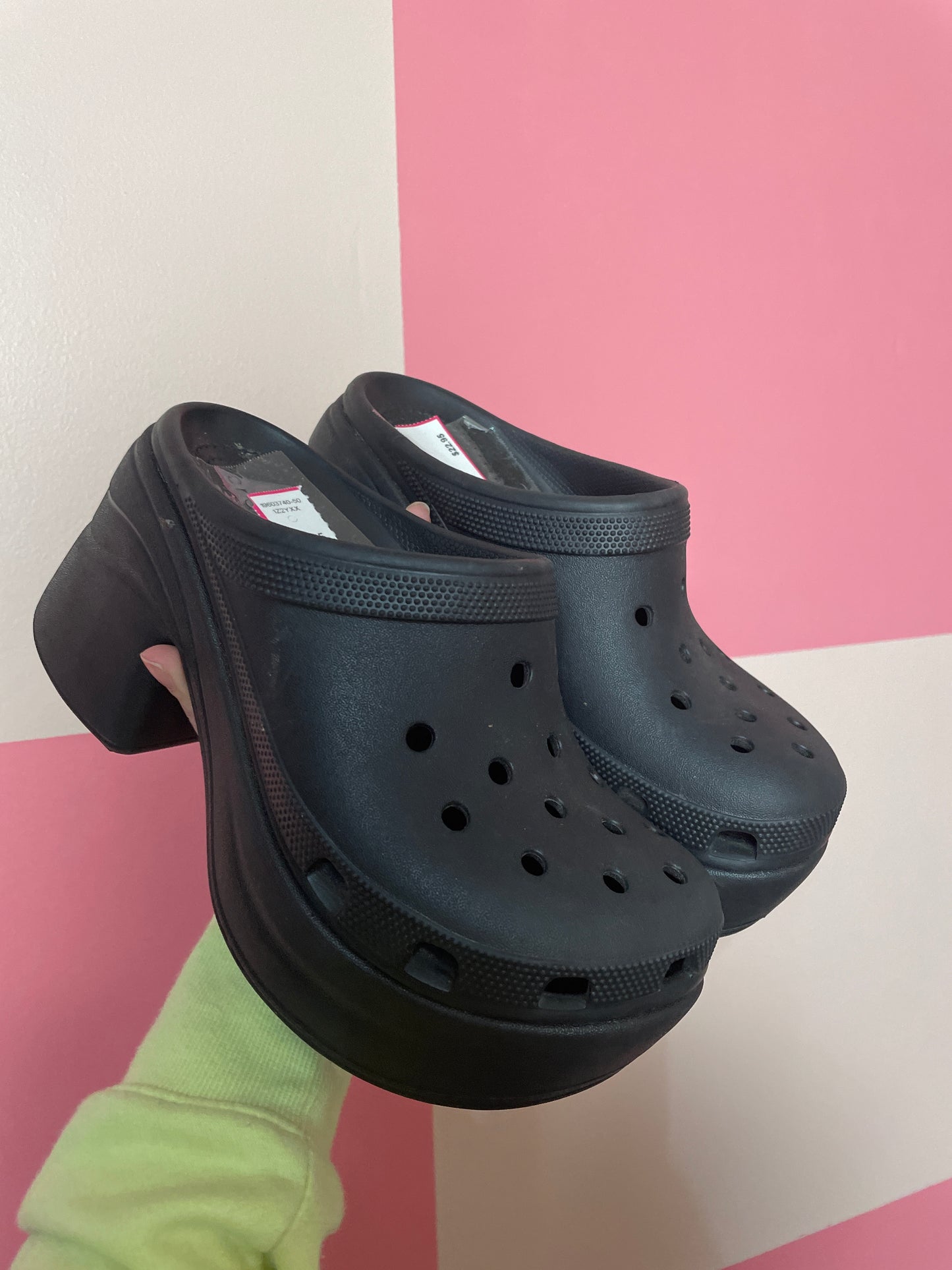 Crocs - size 8