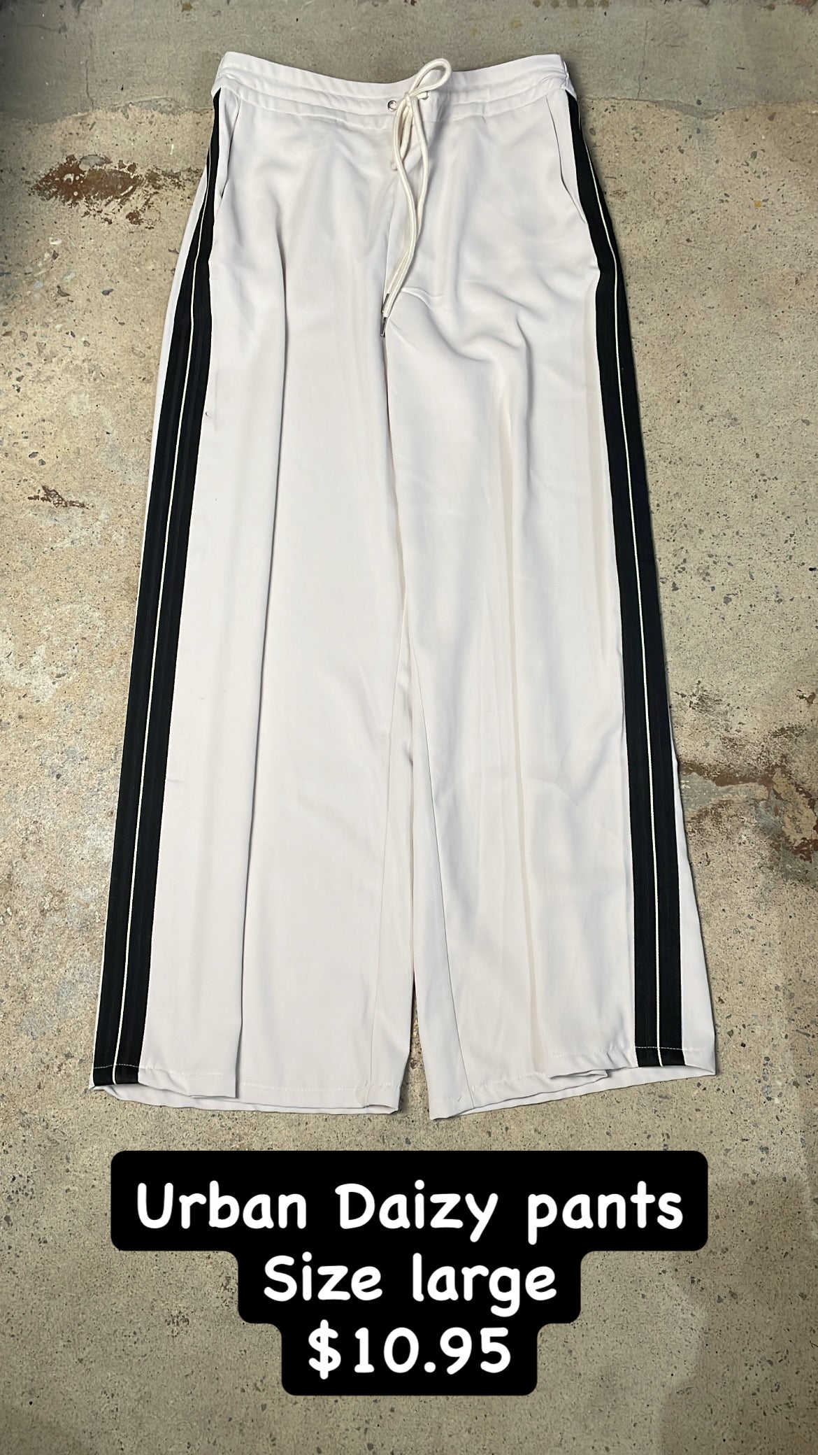 Urban Daizy pants