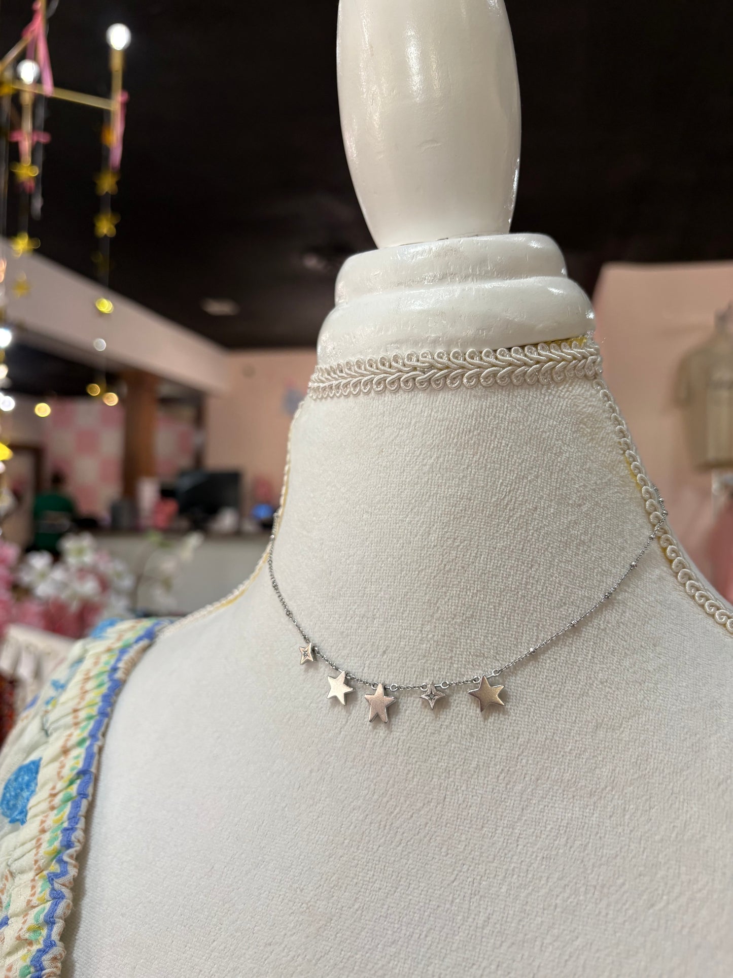 Kendra Scott necklace