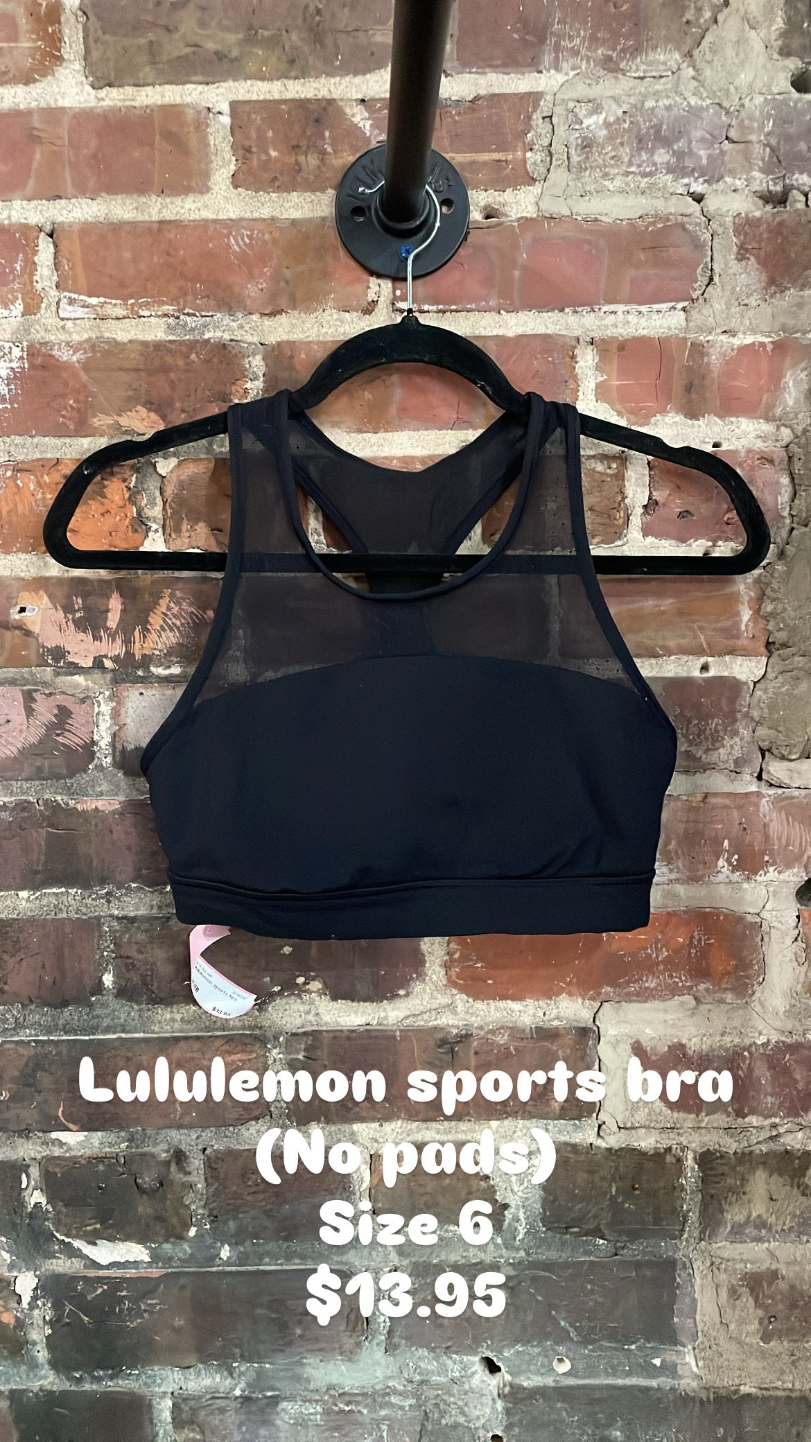 Lululemon sports bra (no pads)