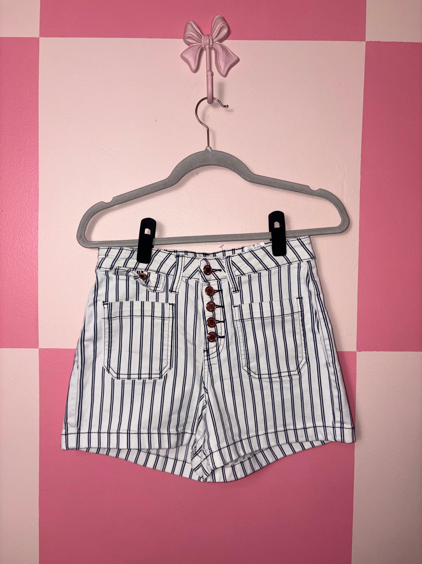 Judy Blue shorts - size small