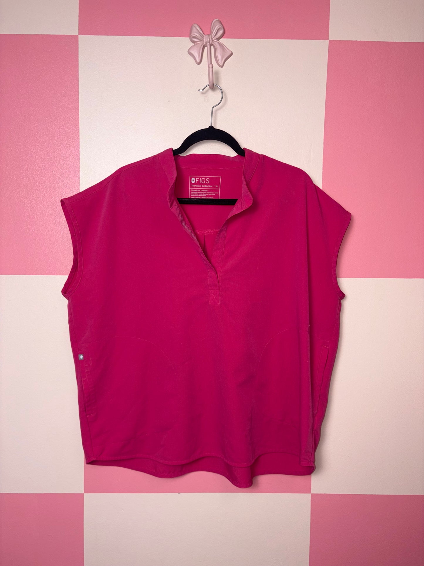 Figs scrub top - size xl