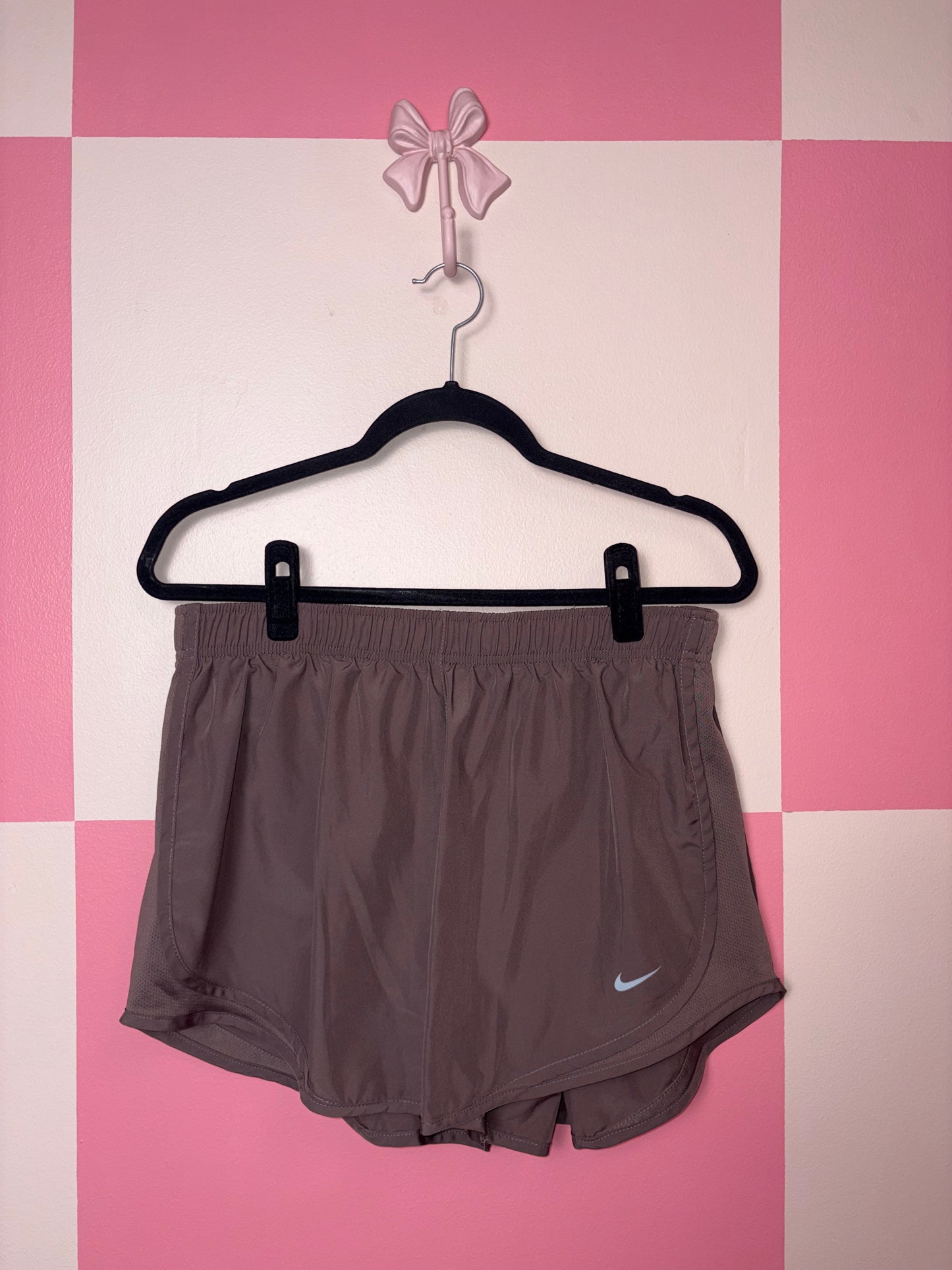 Nikes shorts - size xl