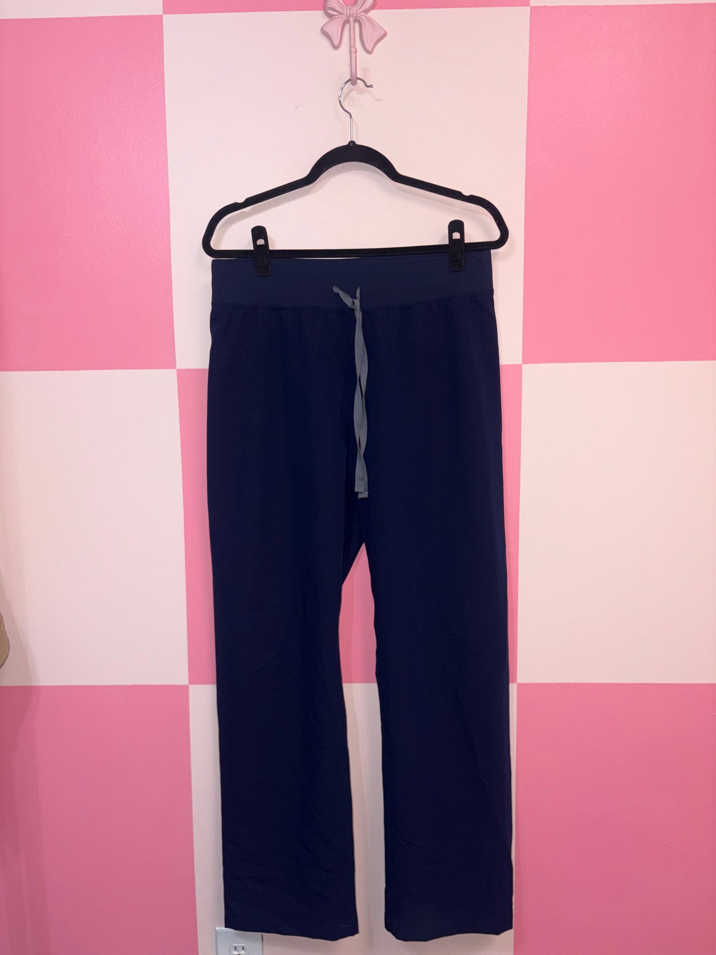 Figs scrub pants - size large