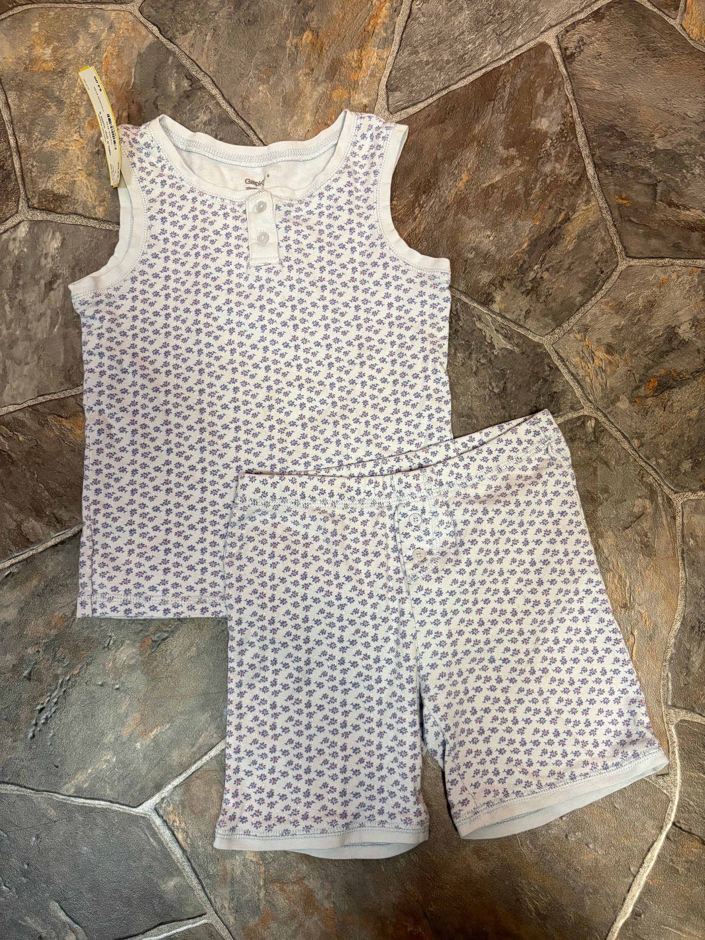 Gap kids pajamas - size 6
