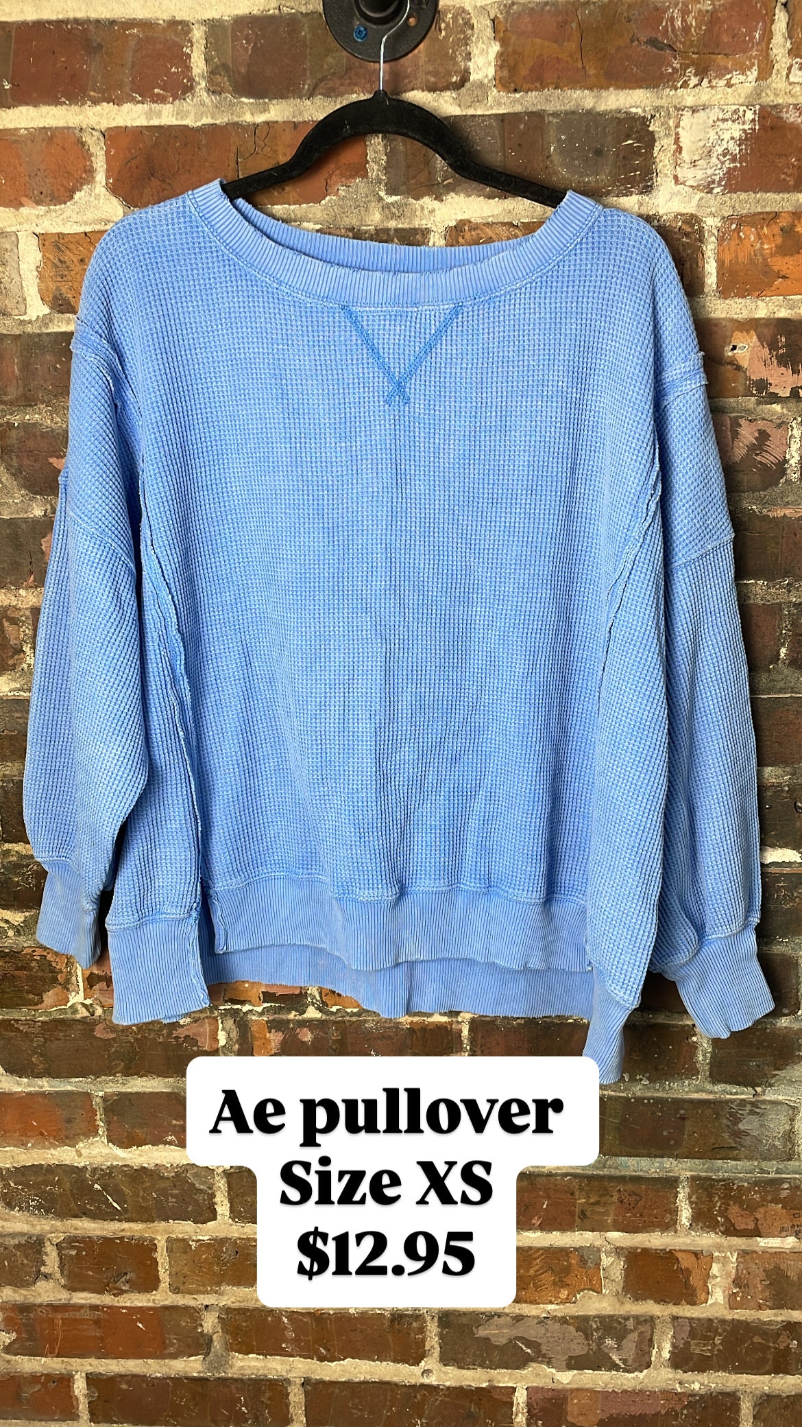 American Eagle pullover