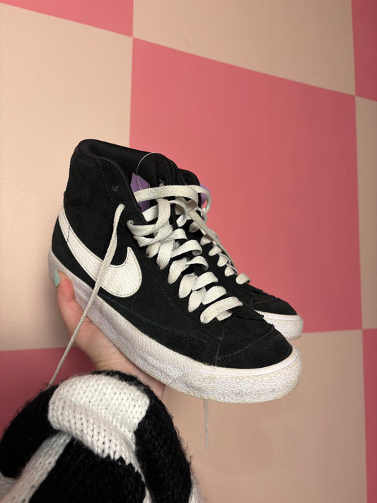 Youth Nike High tops 5.5