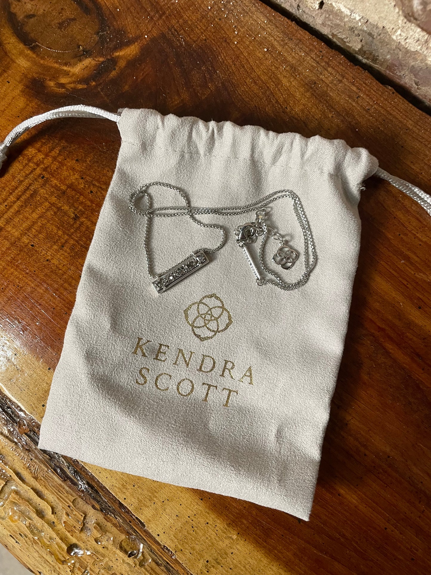 Kendra Scott bar necklace