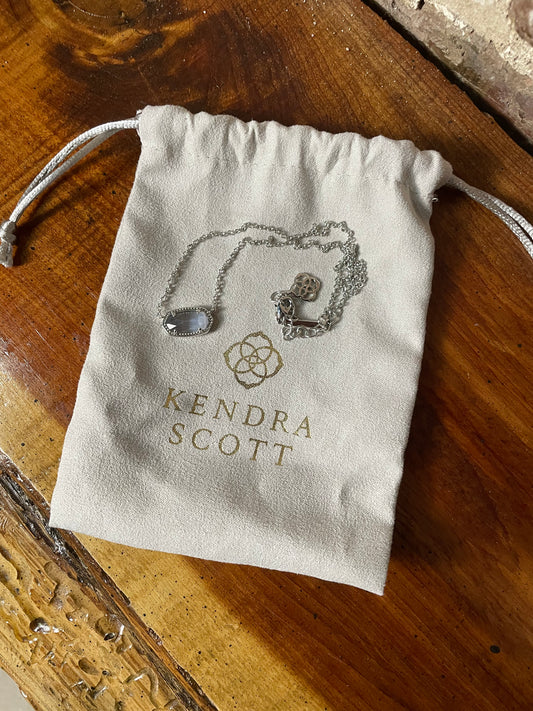 Kendra Scott necklace