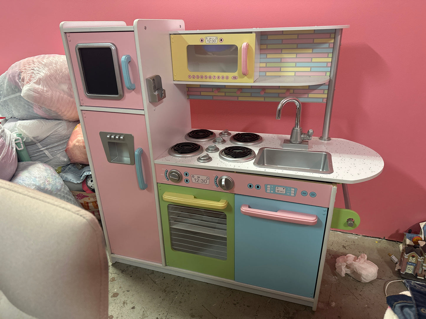 Play kitchen