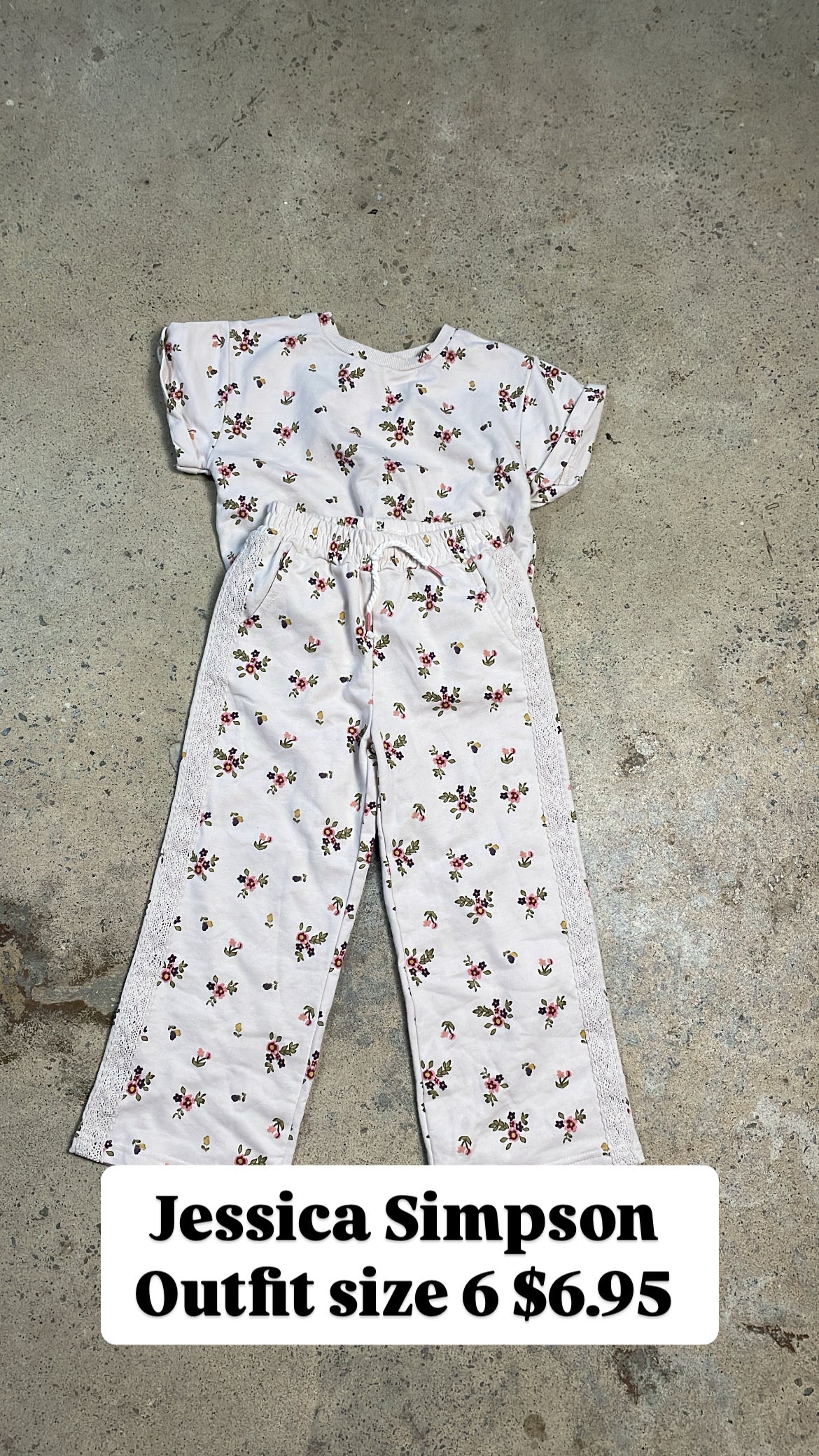Jessica Simpson Outfit