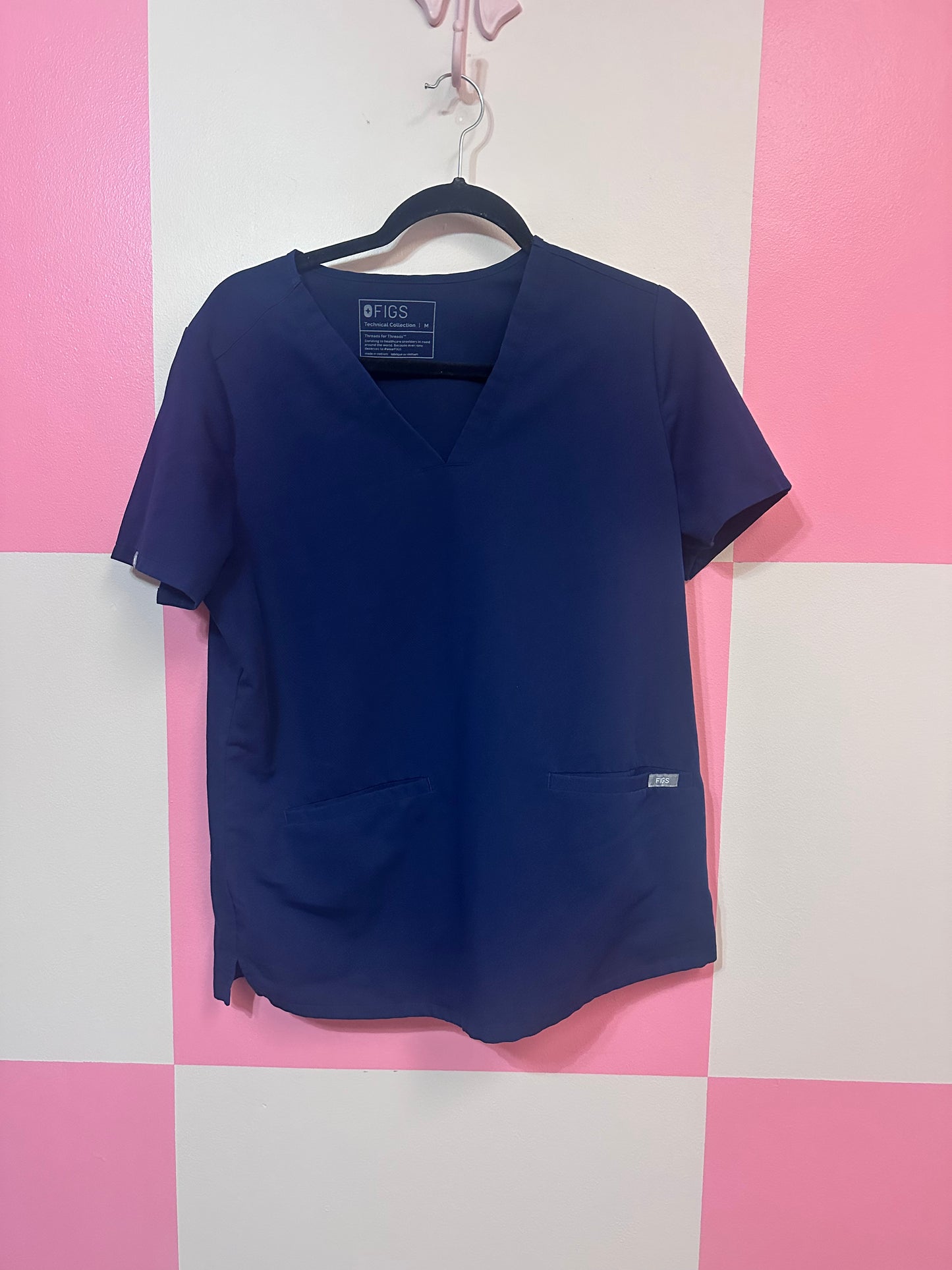 Fig scrub top size medium