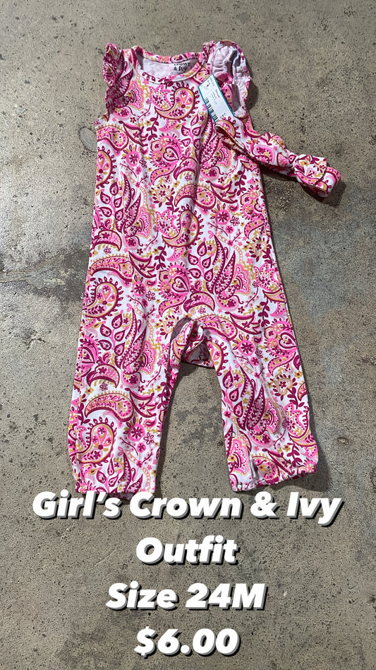Crown & Ivy Outfit