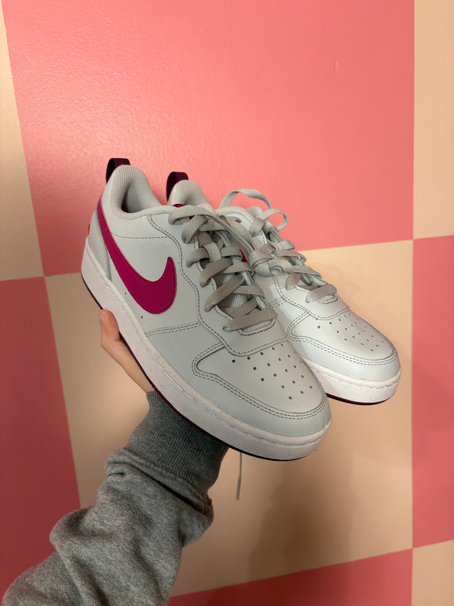 Nike Shoes - size 6.5