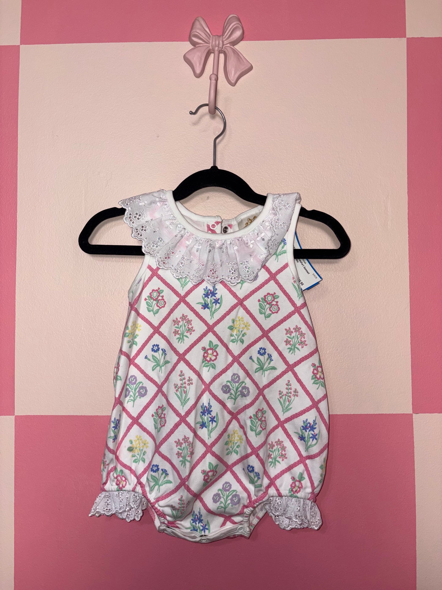 Beaufort Bonnet onesie - size 18-24m