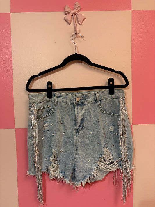 Shop Michaella shorts - size xL