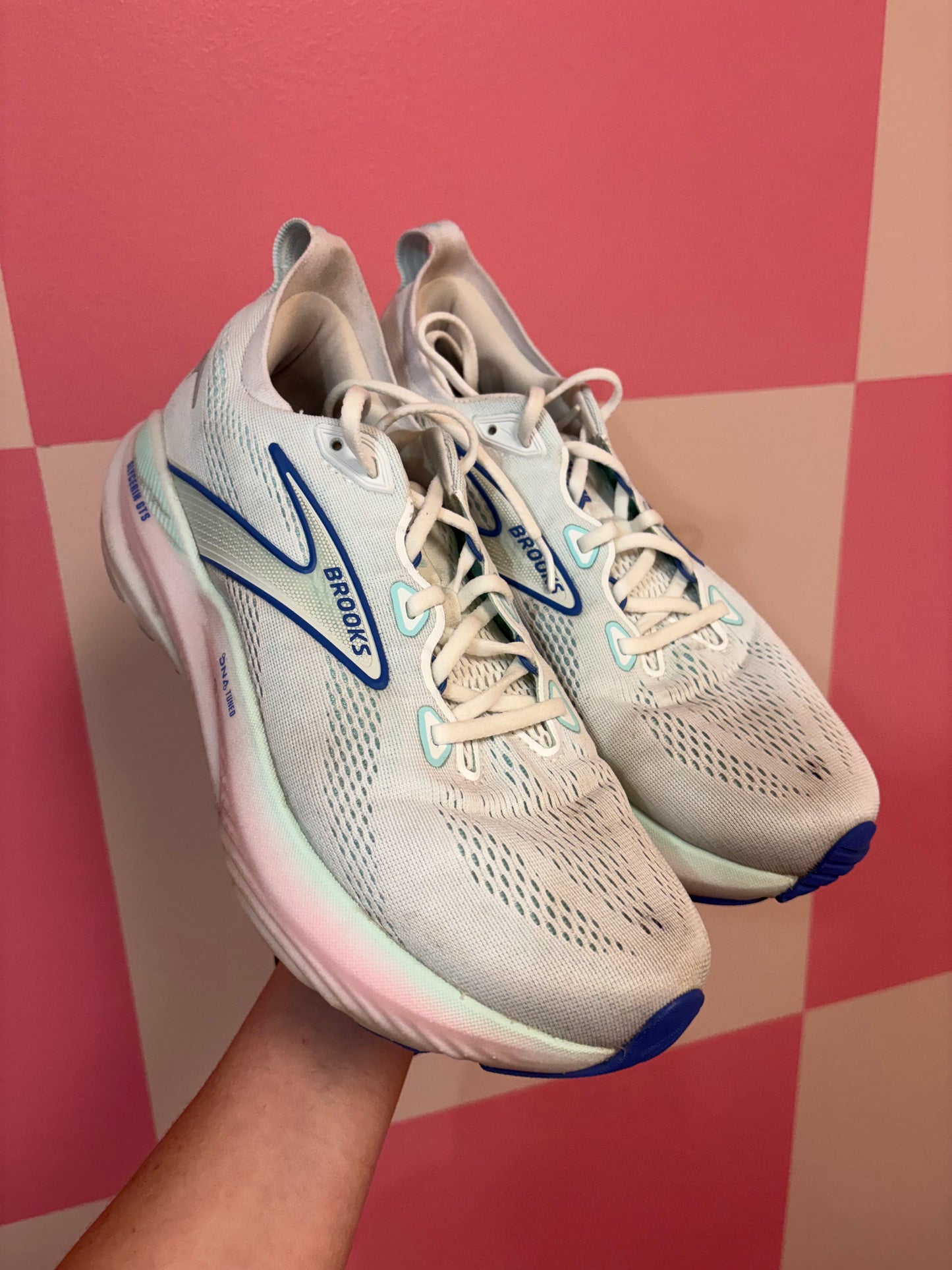 Brooks shoes - size 9.5