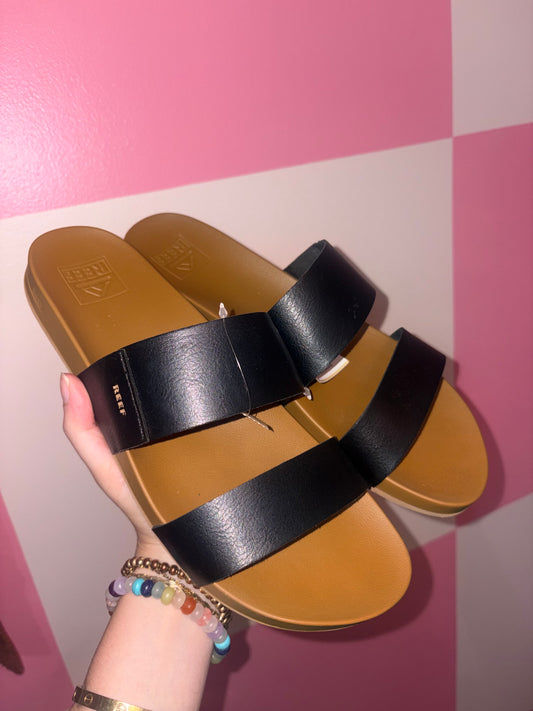 Reef shoes - size 9