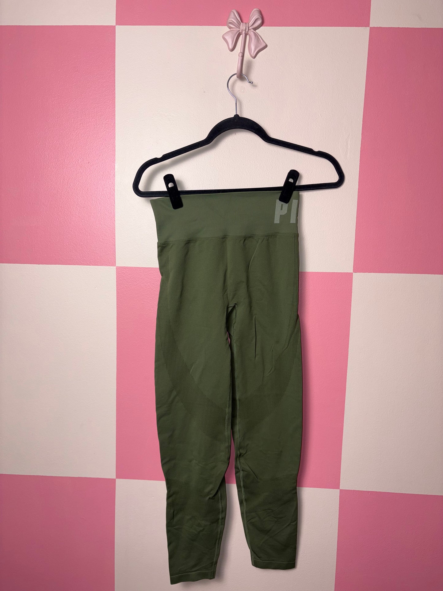 PINK Leggings - size medium