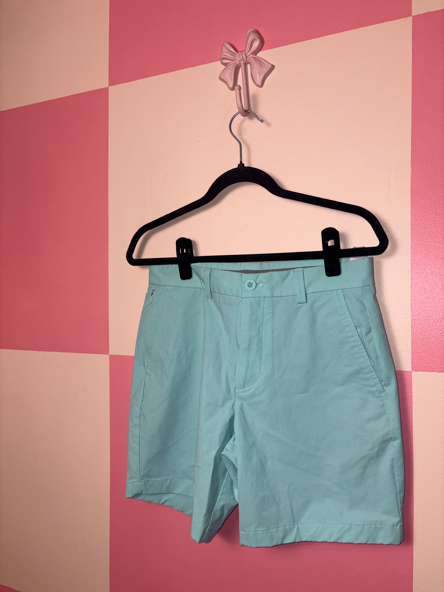 Vineyard Vines shorts - size 28