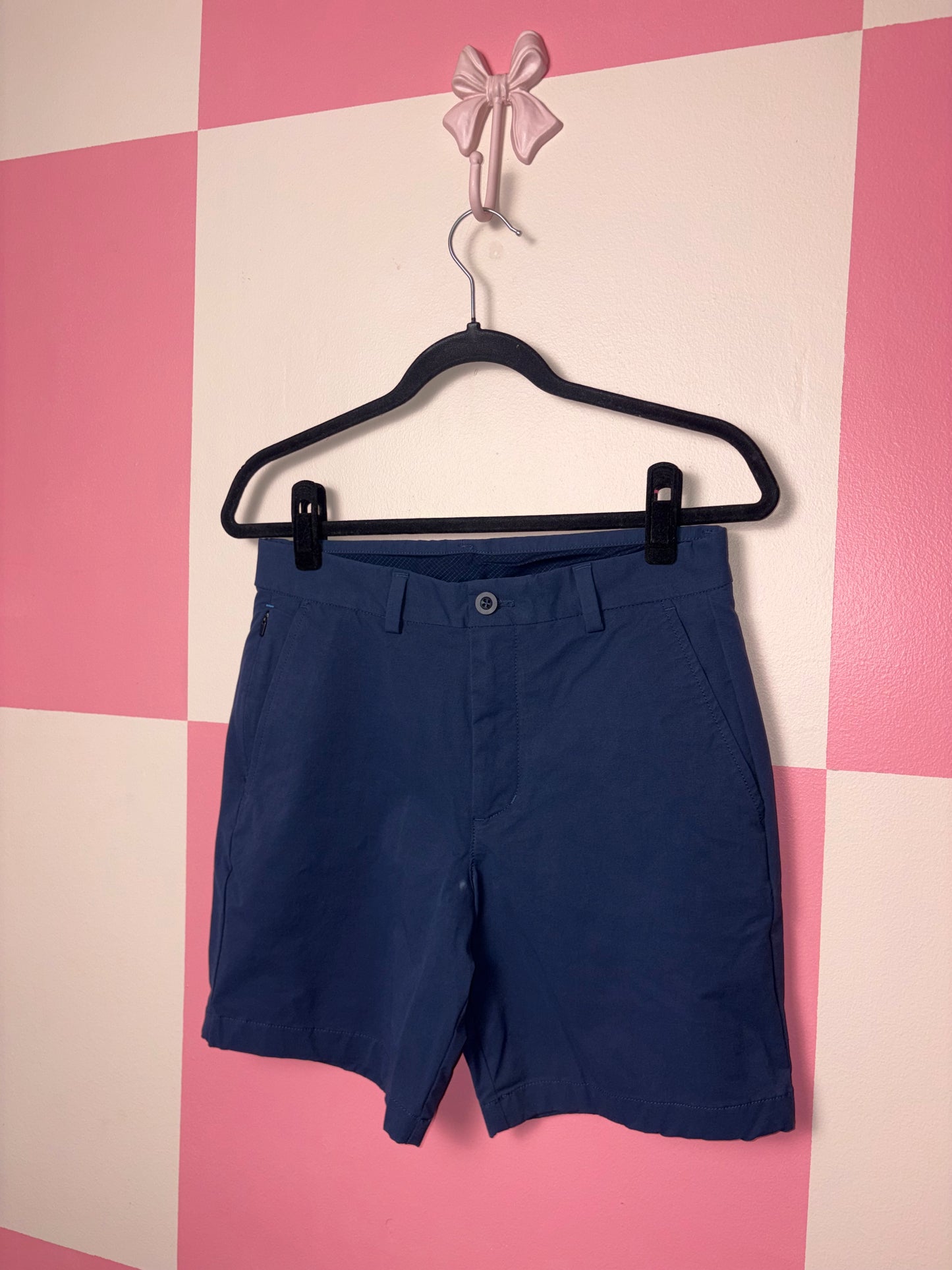 Vineyard Vines shorts - size 28