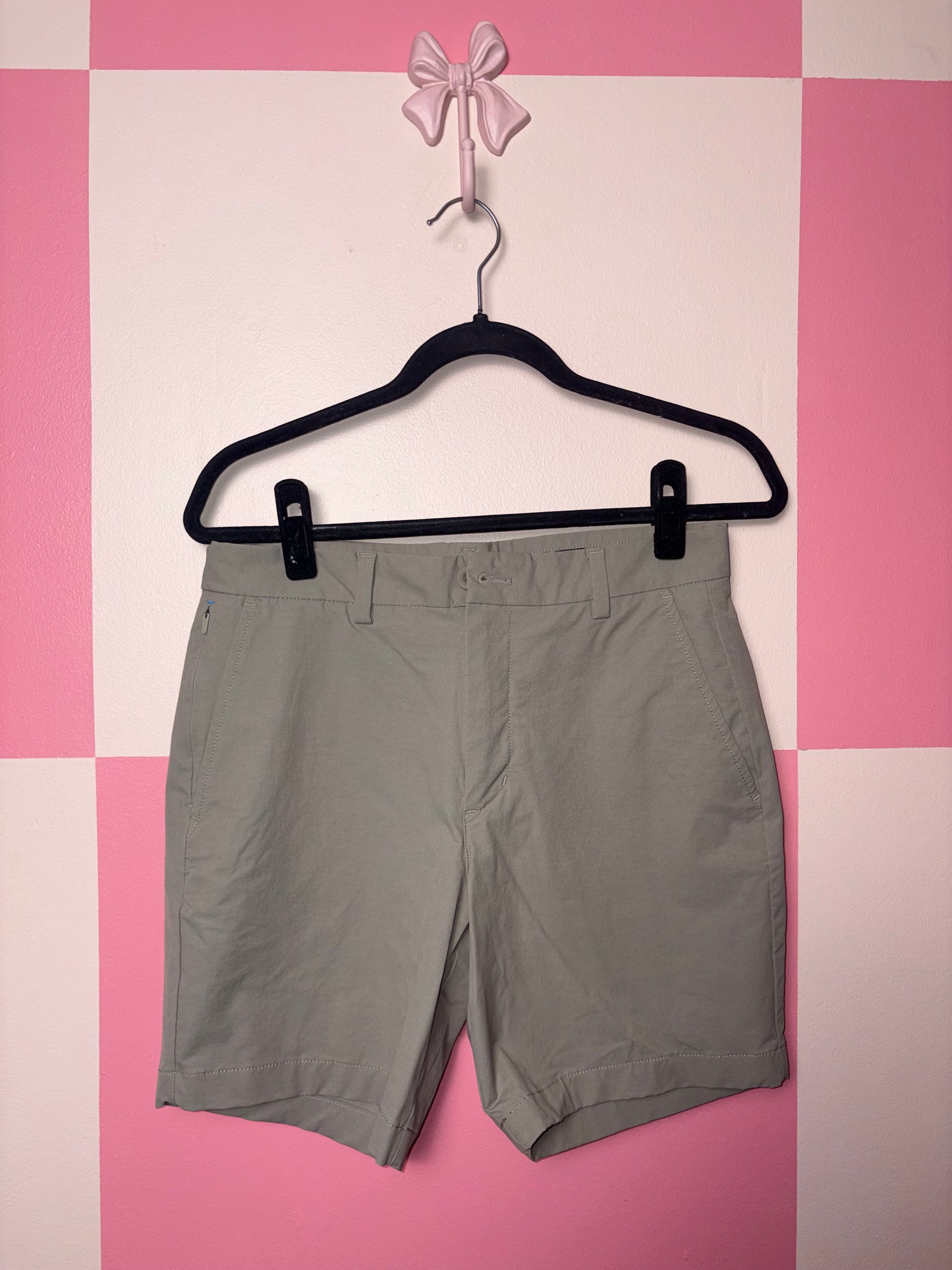 Vineyard Vine Shorts - size 28