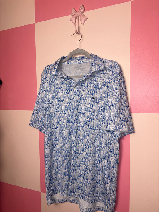 Vineyard Vines shirt - size medium